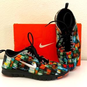 Nike Free Express Sneakers